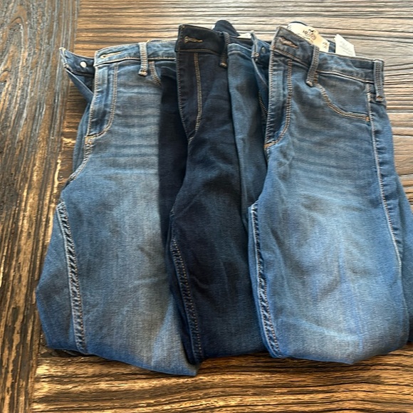 Like new skinny jeans from Hollister - Picture 1 of 1